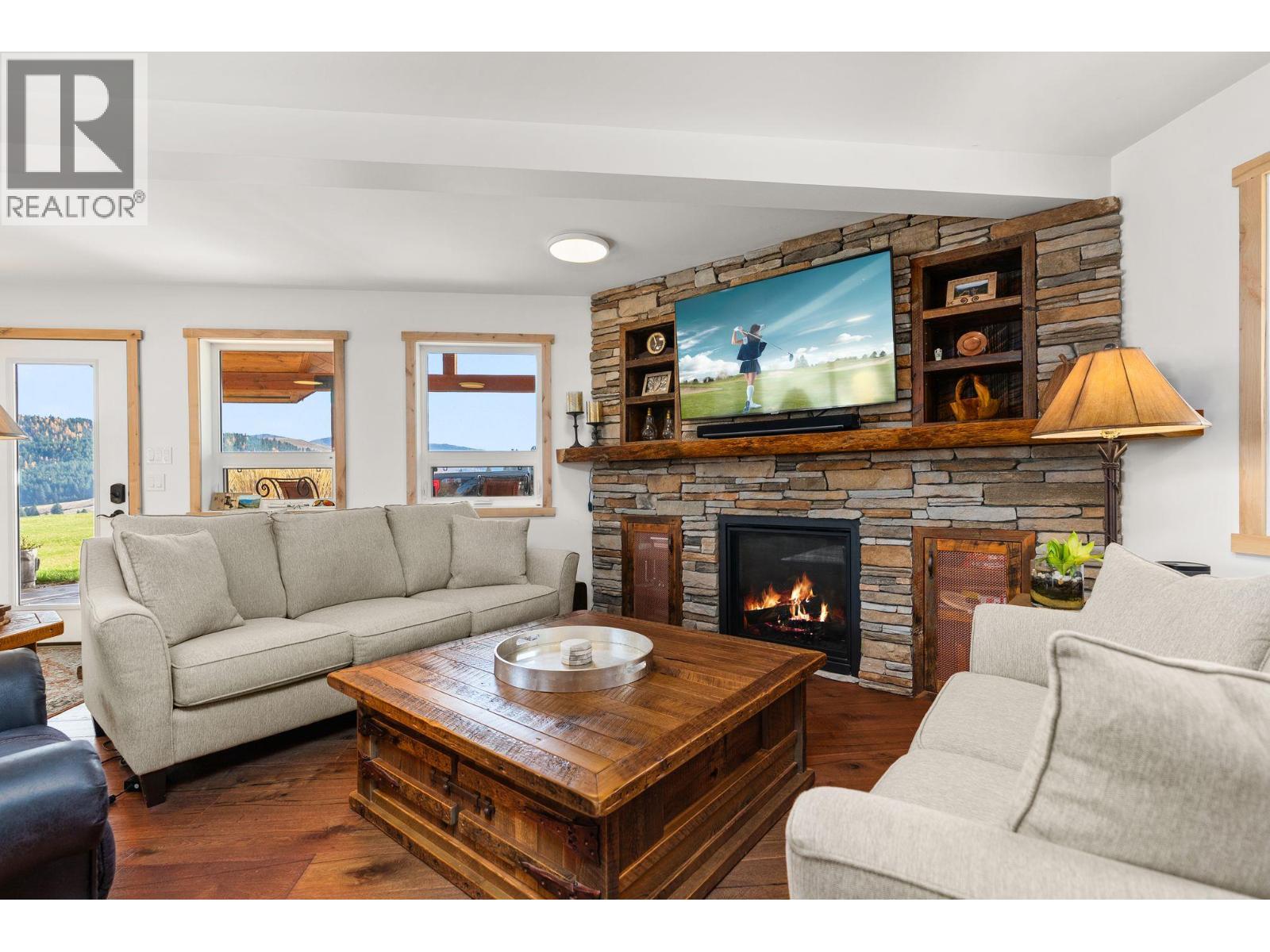 4520 Highway 3, Rock Creek, British Columbia  V0H 1Y0 - Photo 12 - 10368990