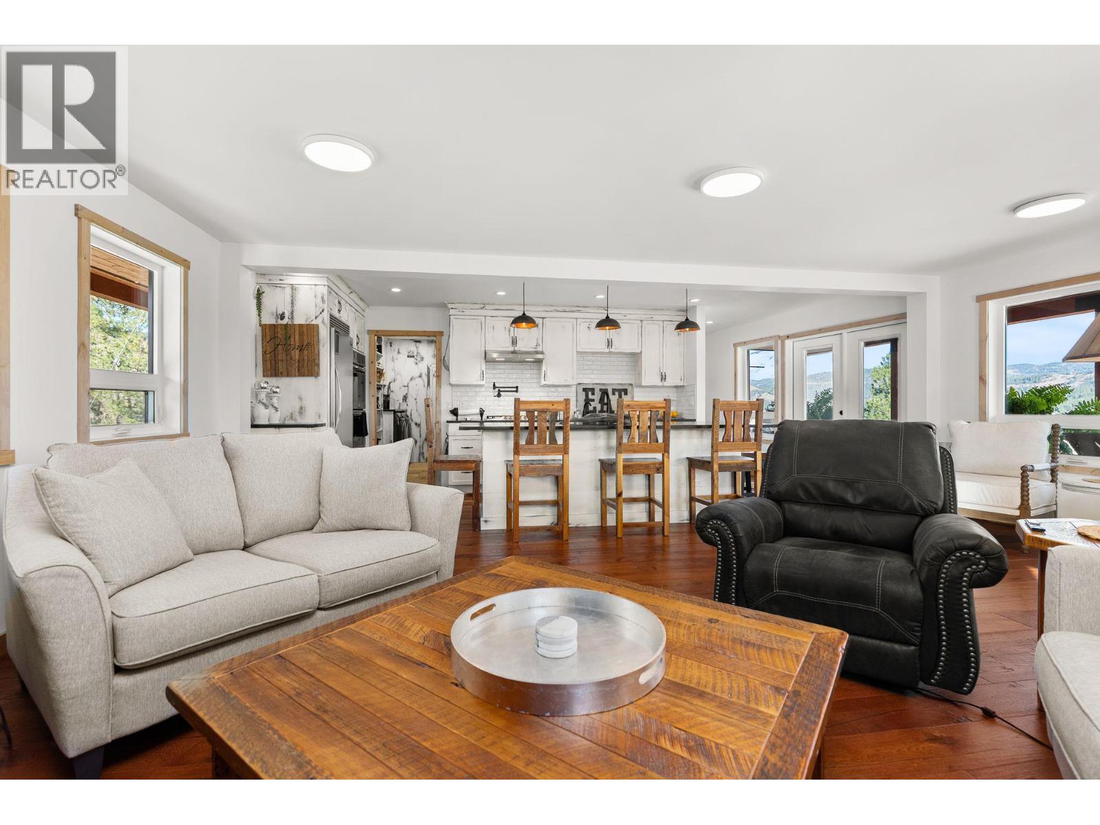 4520 Highway 3, Rock Creek, British Columbia  V0H 1Y0 - Photo 13 - 10368990