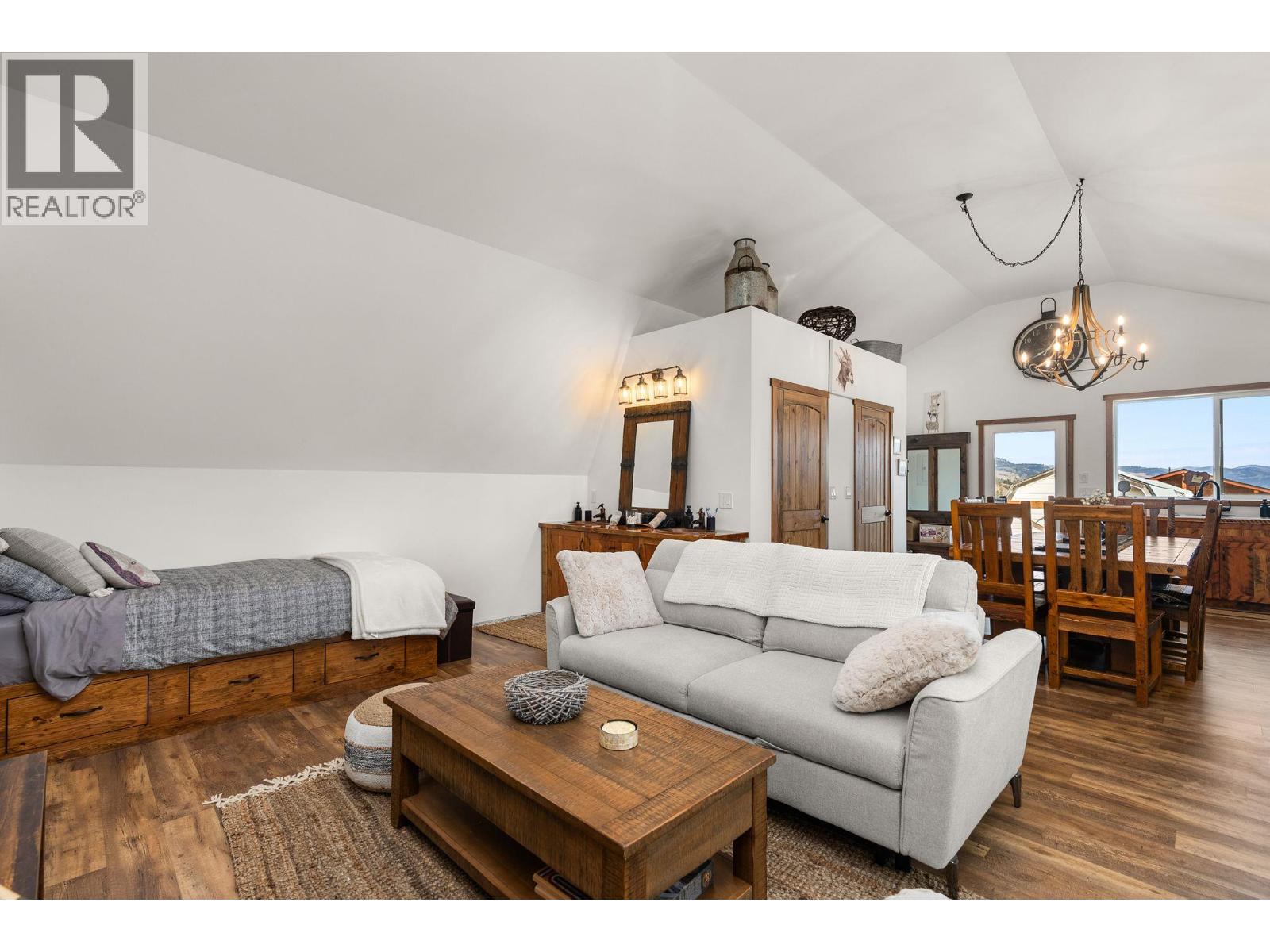 4520 Highway 3, Rock Creek, British Columbia  V0H 1Y0 - Photo 14 - 10368990