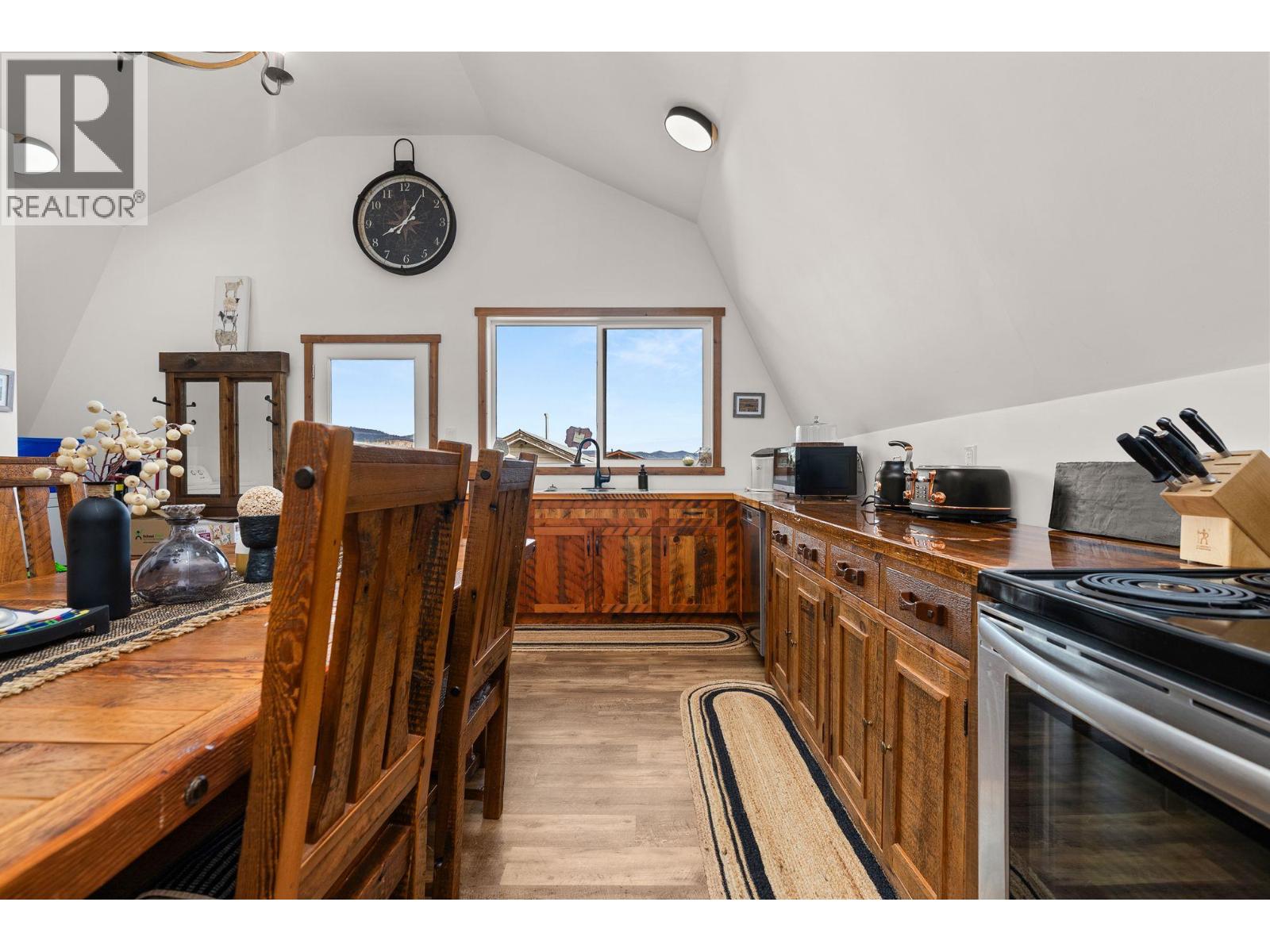 4520 Highway 3, Rock Creek, British Columbia  V0H 1Y0 - Photo 18 - 10368990