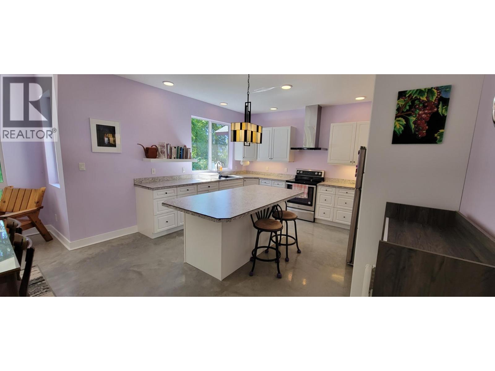 515 9th Avenue, New Denver, British Columbia  V0G 1S0 - Photo 5 - 10367661