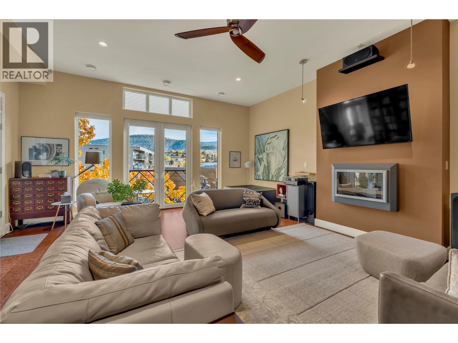 255 Main Street Unit# 301, Penticton, British Columbia  V2A 5B1 - Photo 3 - 10369009