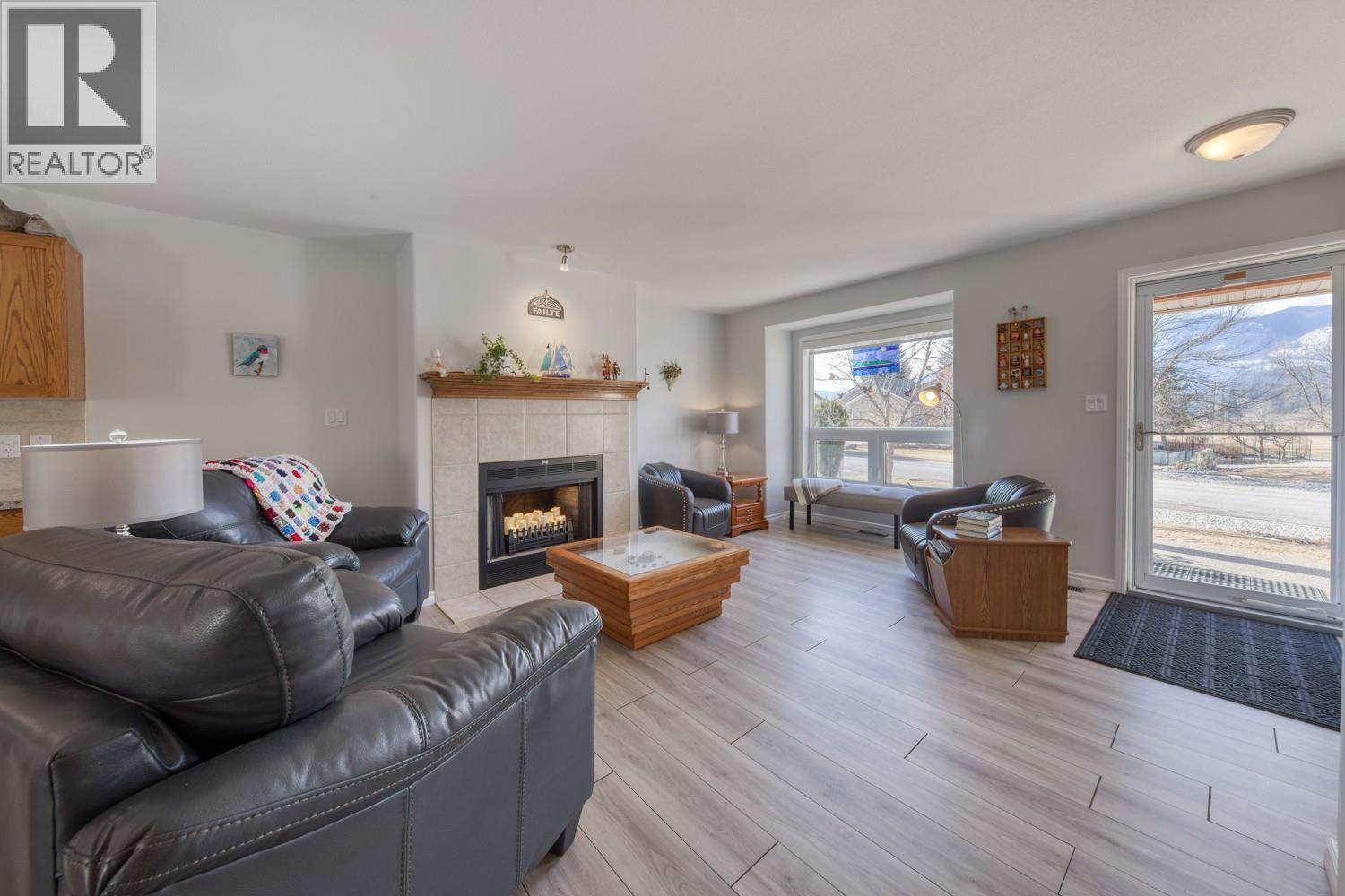 4887 Glen Eagle Drive, Fairmont Hot Springs, British Columbia  V0B 1L1 - Photo 2 - 10368953