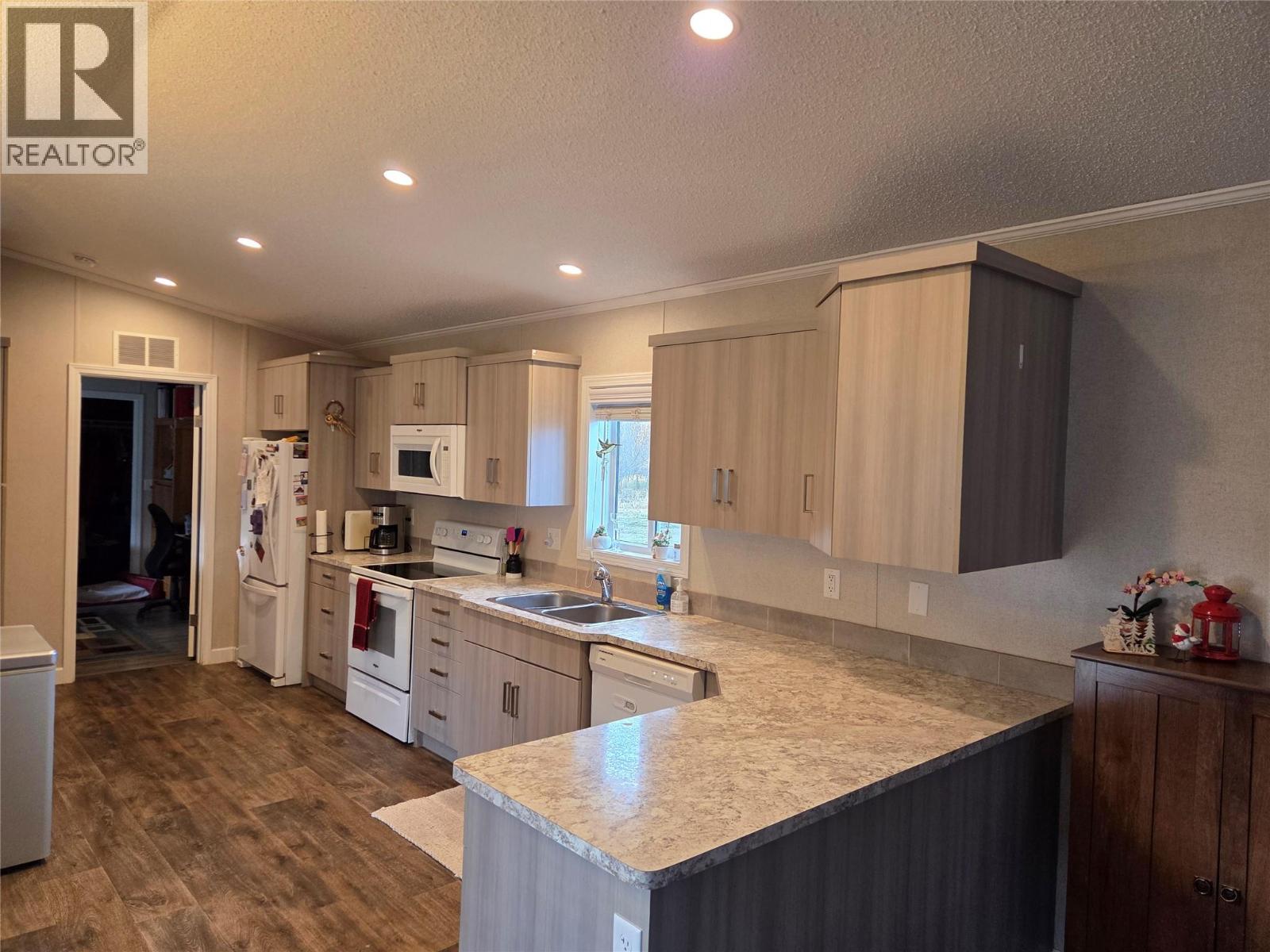 1911 Osprey Lane, Cawston, British Columbia  V0C 1C1 - Photo 5 - 10369023