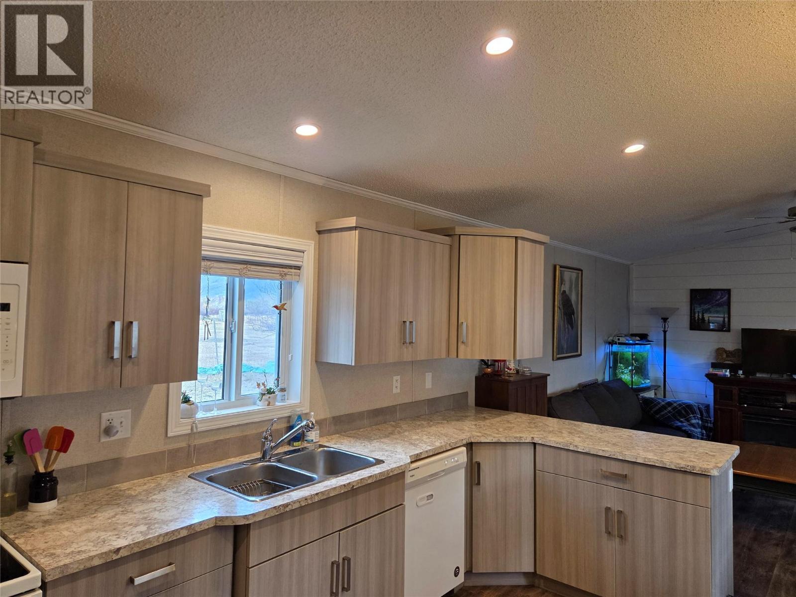 1911 Osprey Lane, Cawston, British Columbia  V0C 1C1 - Photo 6 - 10369032