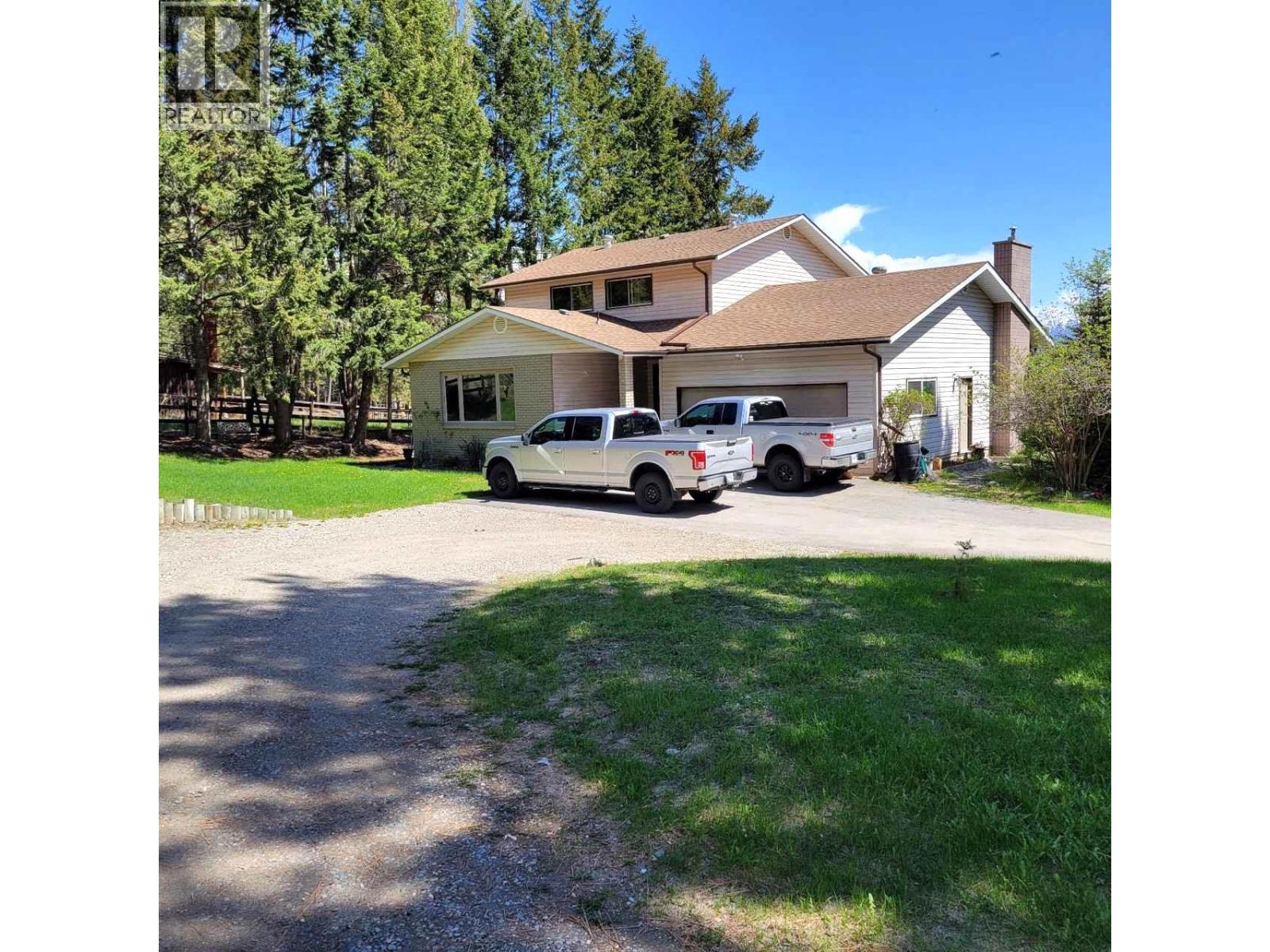 380 Ivy Road, Cranbrook, British Columbia  V1C 6W6 - Photo 1 - 10368944