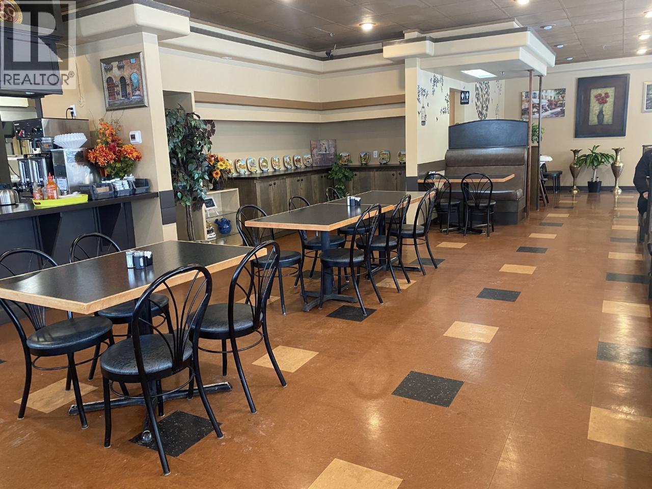 2701 Nicola Avenue, Merritt, British Columbia  V1K 1B8 - Photo 3 - 10369053