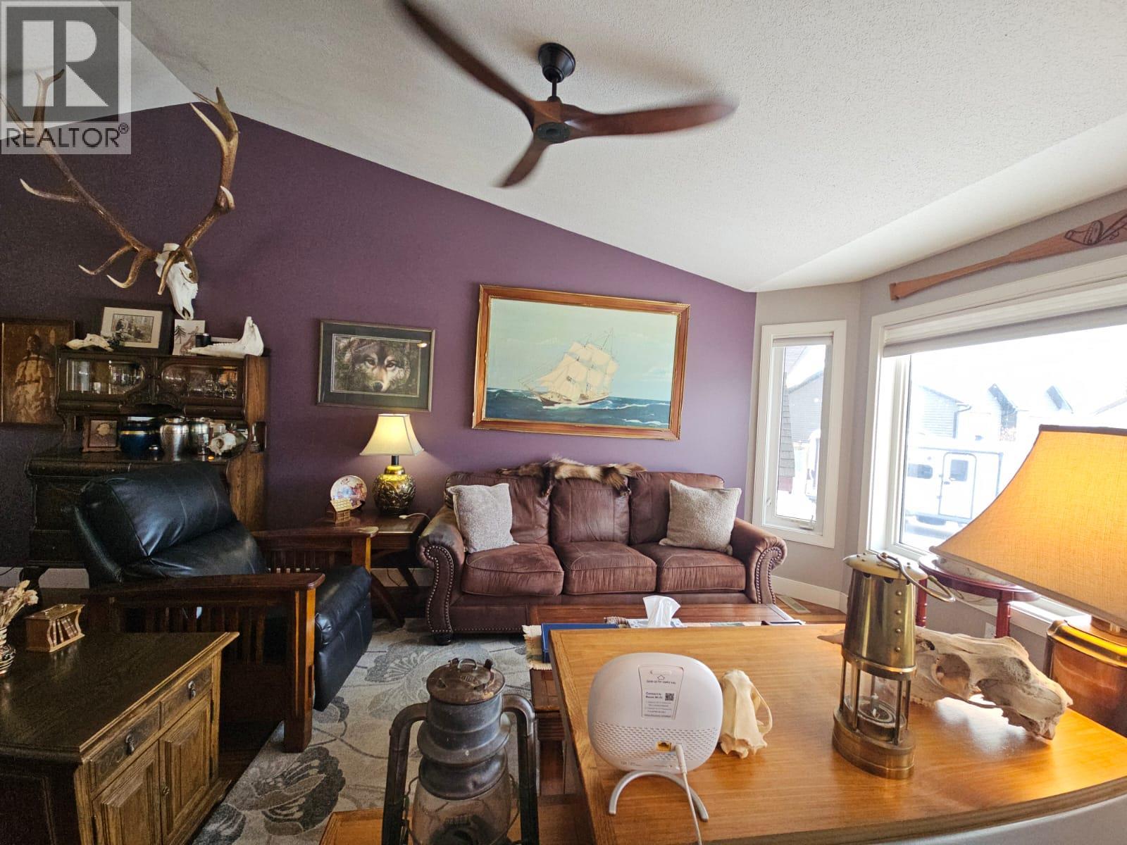 84 Wolverine Avenue, Tumbler Ridge, British Columbia  V0C 2W0 - Photo 3 - 10369099