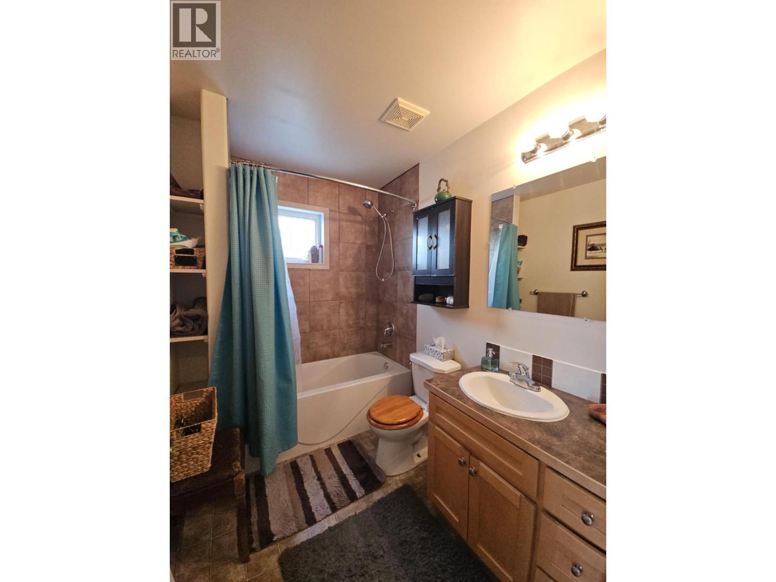 84 Wolverine Avenue, Tumbler Ridge, British Columbia  V0C 2W0 - Photo 34 - 10369099