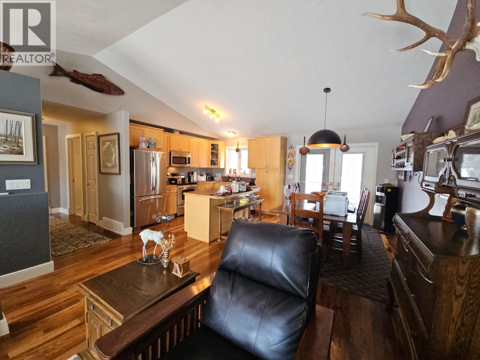 84 Wolverine Avenue, Tumbler Ridge, British Columbia  V0C 2W0 - Photo 9 - 10369099