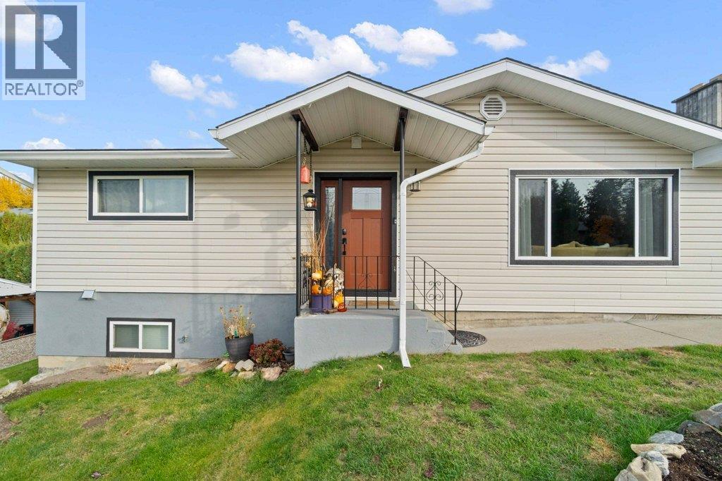70 18 Street Ne, Salmon Arm, British Columbia  V1E 1P3 - Photo 2 - 10366849
