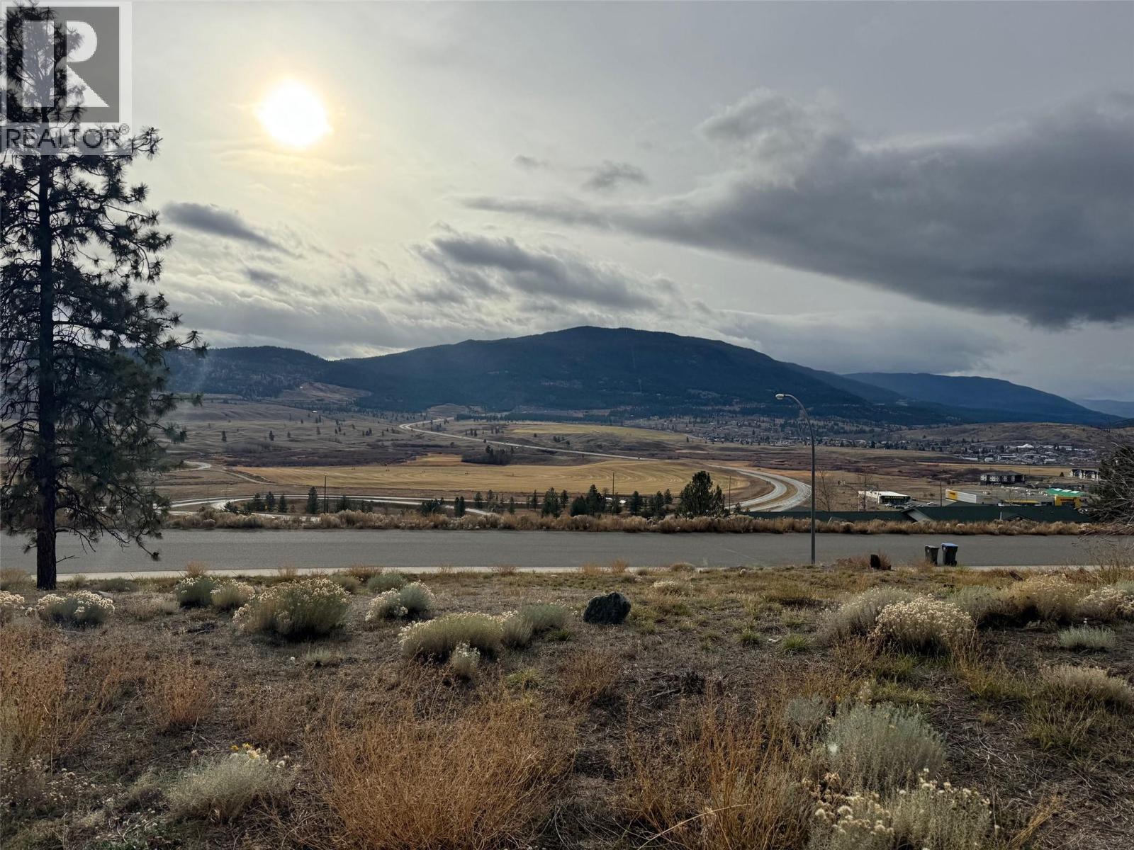 2860 Peregrine Way, Merritt, British Columbia  V1K 0B4 - Photo 3 - 10369126