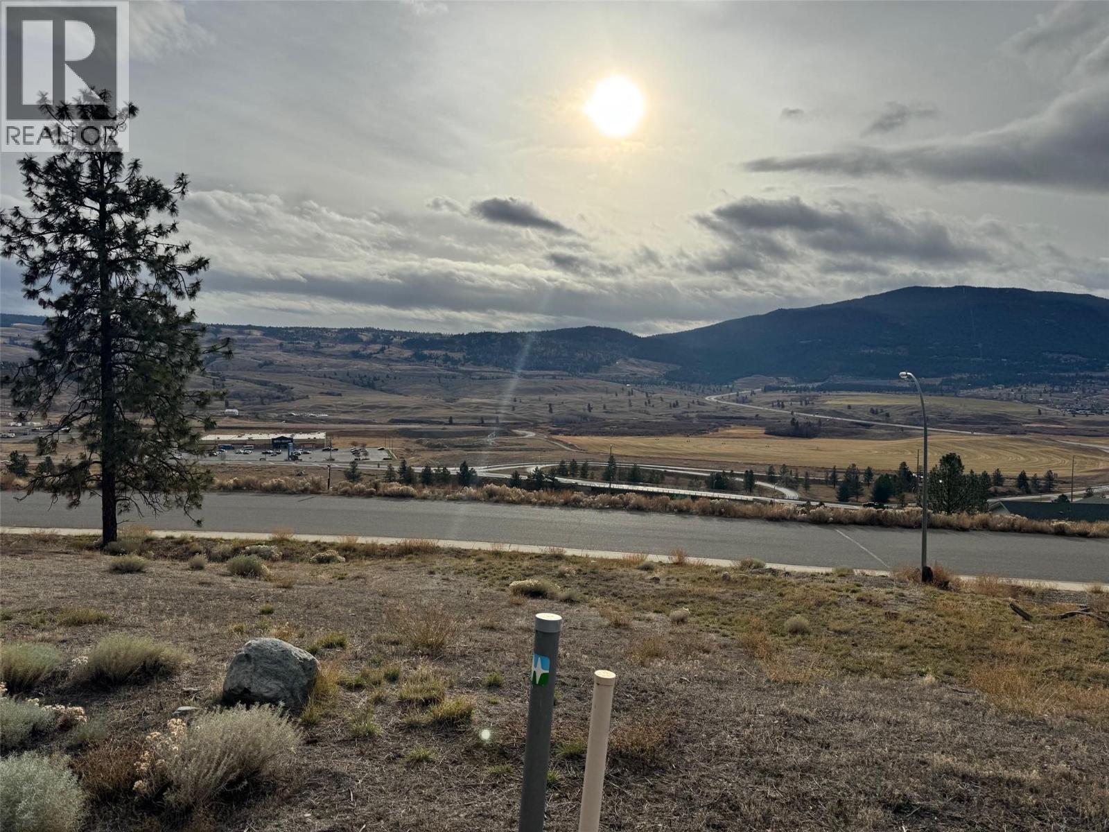 2860 Peregrine Way, Merritt, British Columbia  V1K 0B4 - Photo 4 - 10369126