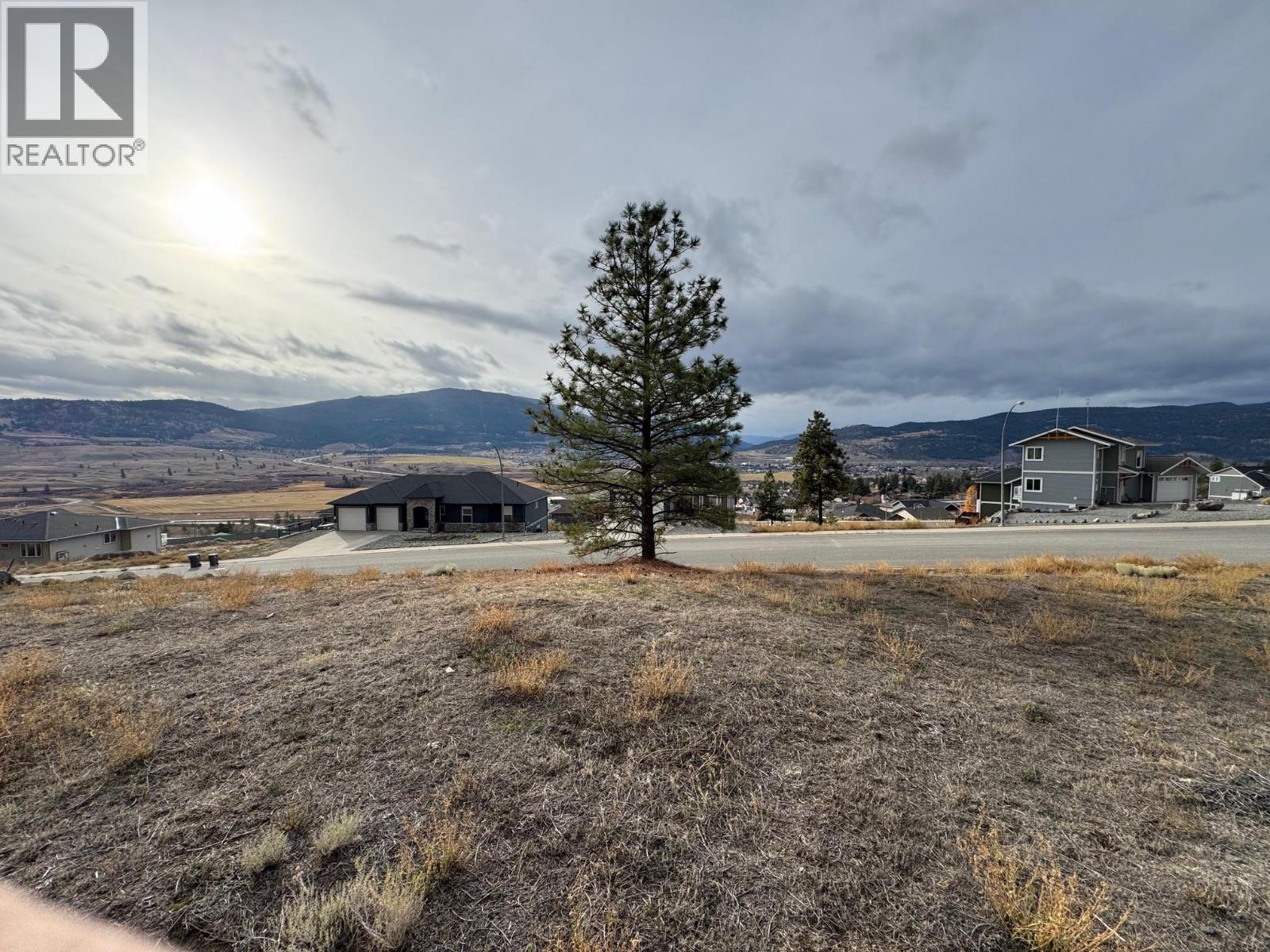4250 Falcon Crest Drive, Merritt, British Columbia  V1K 0B4 - Photo 3 - 10369119