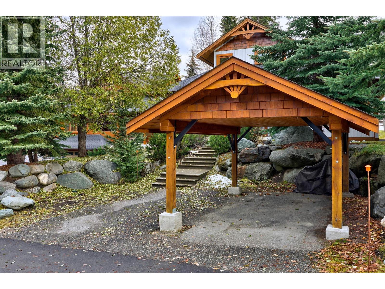 2715 Fairways Drive Unit# 13, Sun Peaks, British Columbia  V0E 5N0 - Photo 3 - 10369149