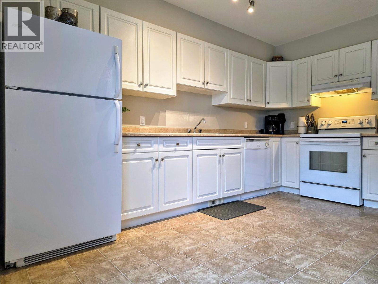 200 Black Forest Trail Unit# 203, Invermere, British Columbia  V0A 1K2 - Photo 6 - 10367642