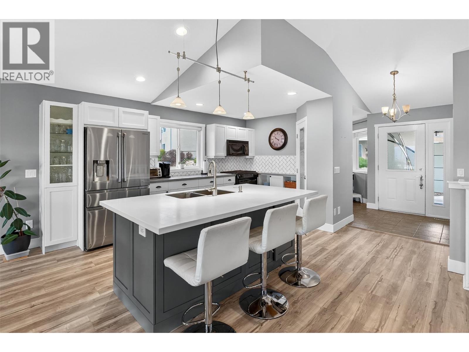 5168 Sandhills Drive, Kelowna, British Columbia  V1X 7Y7 - Photo 3 - 10369107