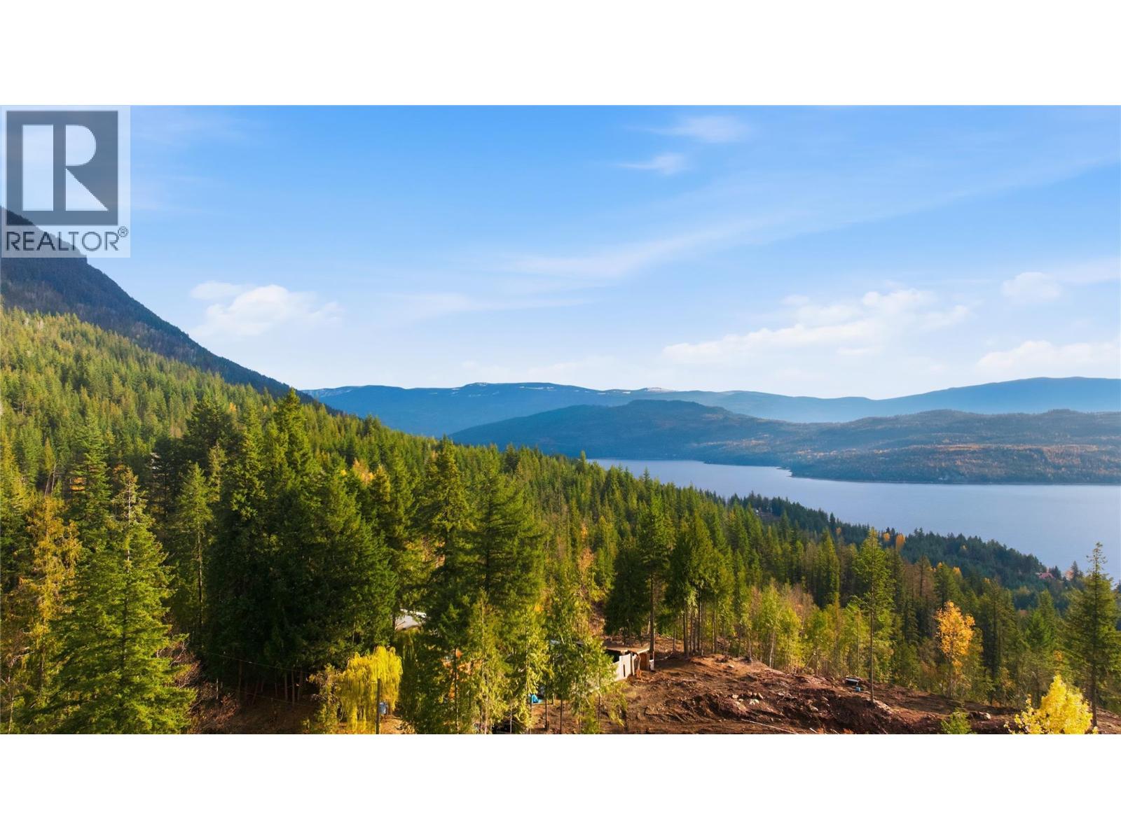 7636 Mountain Drive, Anglemont, British Columbia  V0E 1M8 - Photo 16 - 10369033