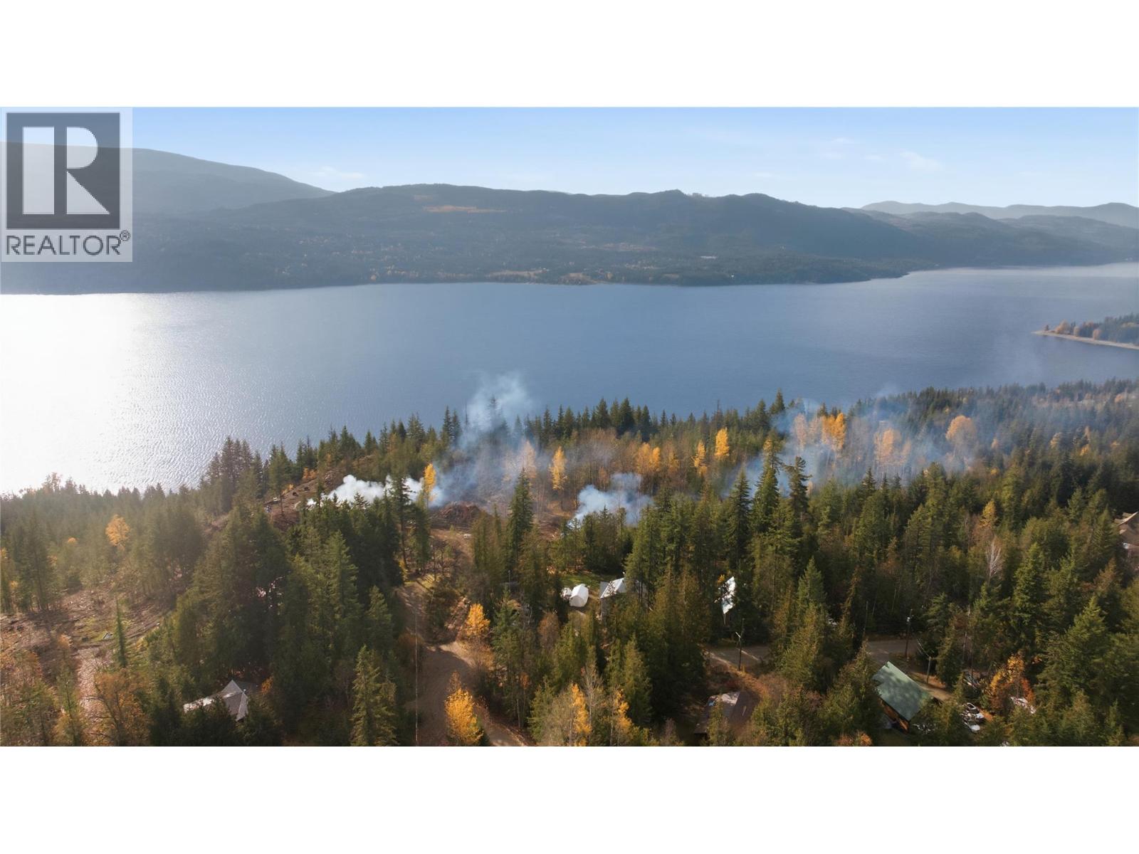 7636 Mountain Drive, Anglemont, British Columbia  V0E 1M8 - Photo 21 - 10369033