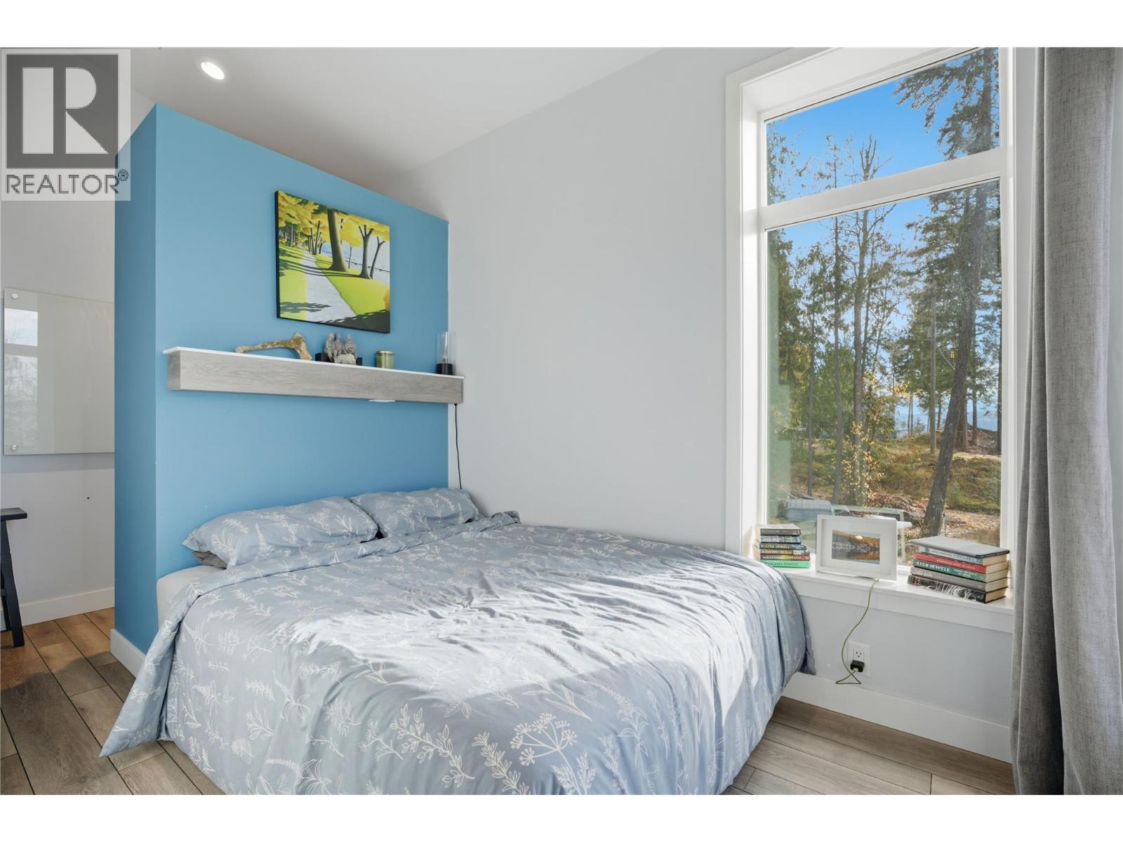 7636 Mountain Drive, Anglemont, British Columbia  V0E 1M8 - Photo 22 - 10369033