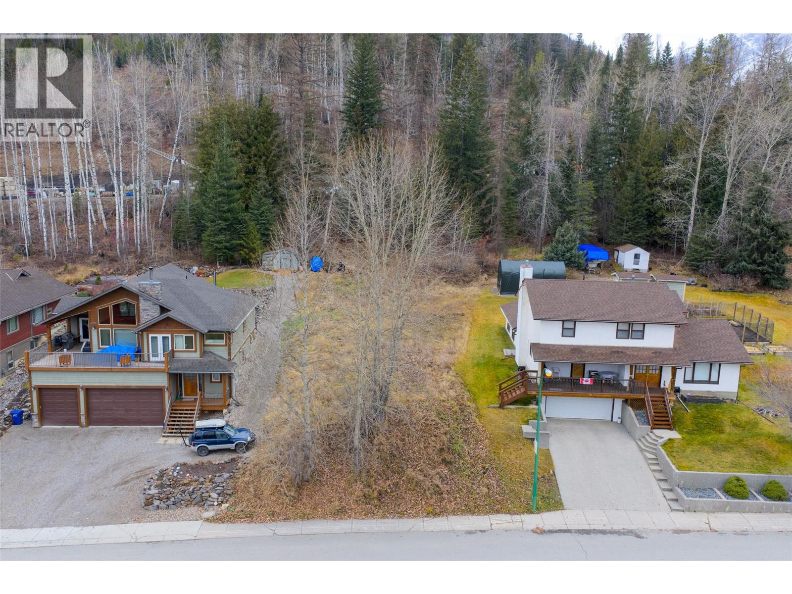 30 Aspen Crescent, Fernie, British Columbia  V0B 1M5 - Photo 6 - 10369063