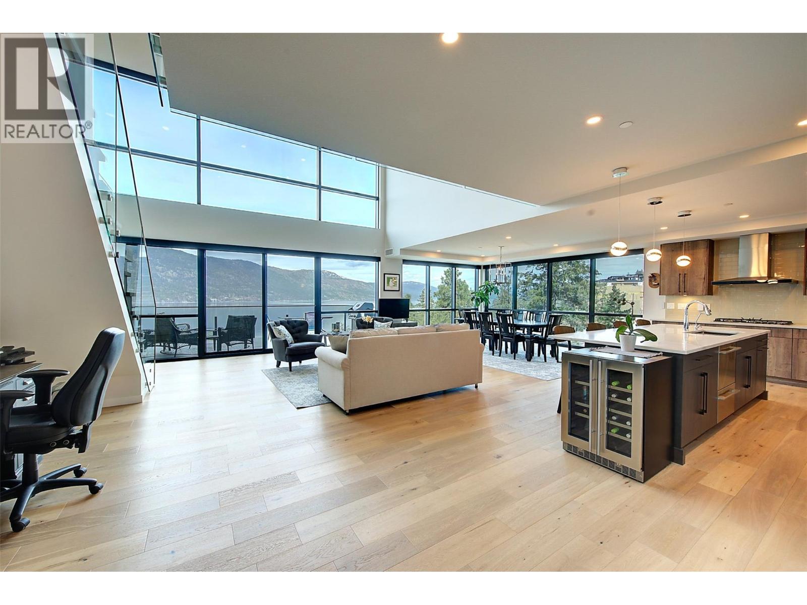 3475 Granite Close Unit# 401, Kelowna, British Columbia  V1V 0B9 - Photo 2 - 10369014