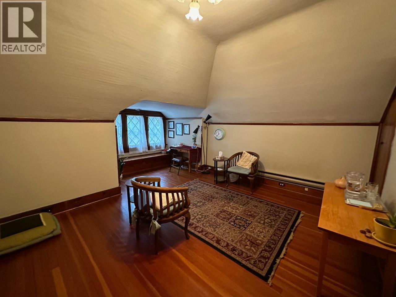 823 Baker Street, Nelson, British Columbia  V1L 4J8 - Photo 10 - 10368939