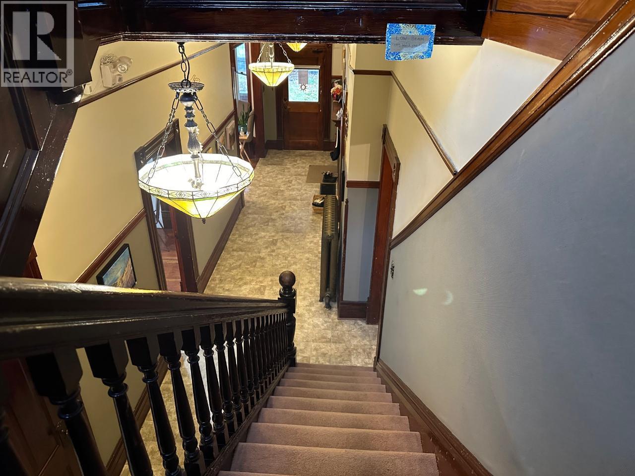 823 Baker Street, Nelson, British Columbia  V1L 4J8 - Photo 12 - 10368939