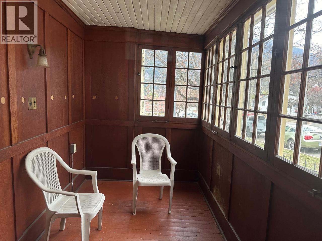 823 Baker Street, Nelson, British Columbia  V1L 4J8 - Photo 14 - 10368939