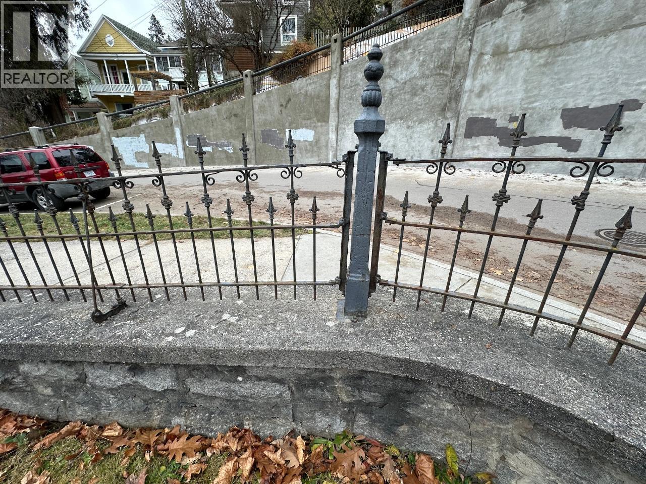 823 Baker Street, Nelson, British Columbia  V1L 4J8 - Photo 16 - 10368939