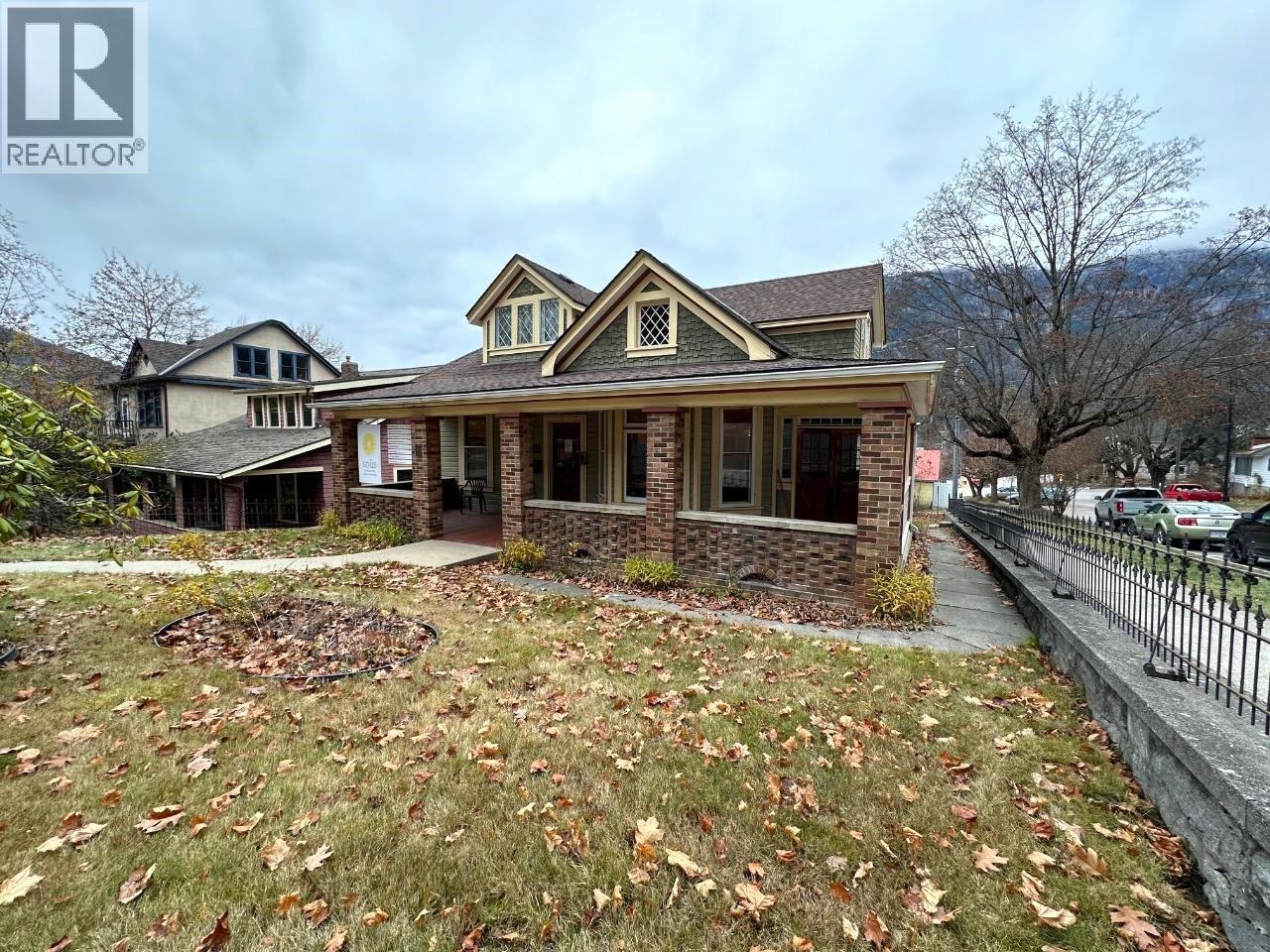 823 Baker Street, Nelson, British Columbia  V1L 4J8 - Photo 19 - 10368939