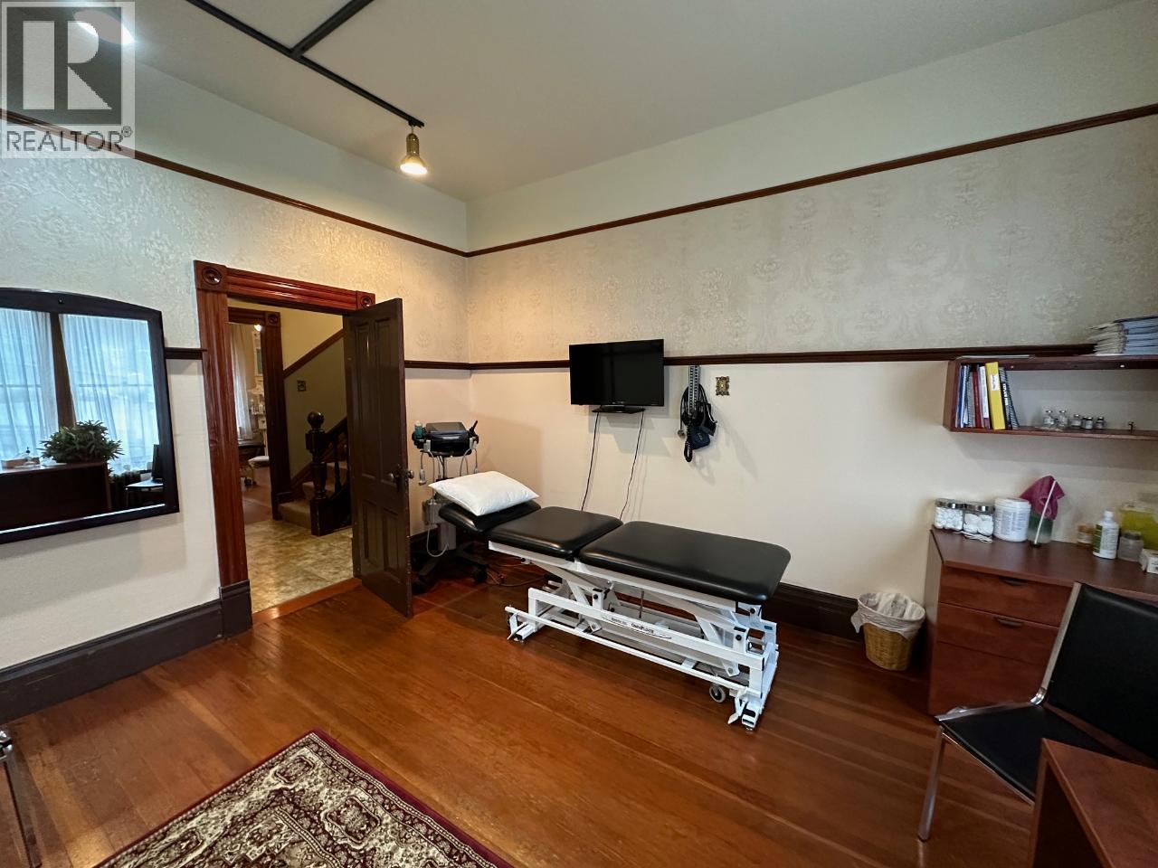 823 Baker Street, Nelson, British Columbia  V1L 4J8 - Photo 5 - 10368939