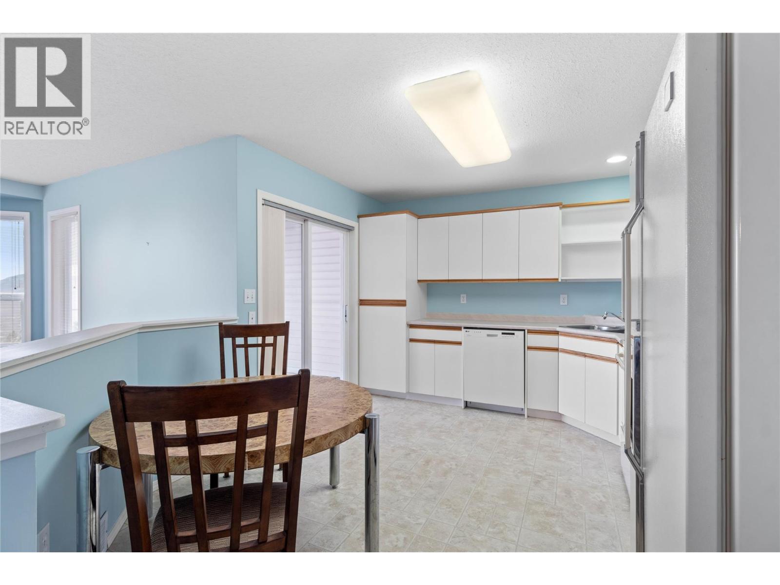 2022 Pacific Way Unit# 27, Kamloops, British Columbia  V1S 1T1 - Photo 32 - 10369171