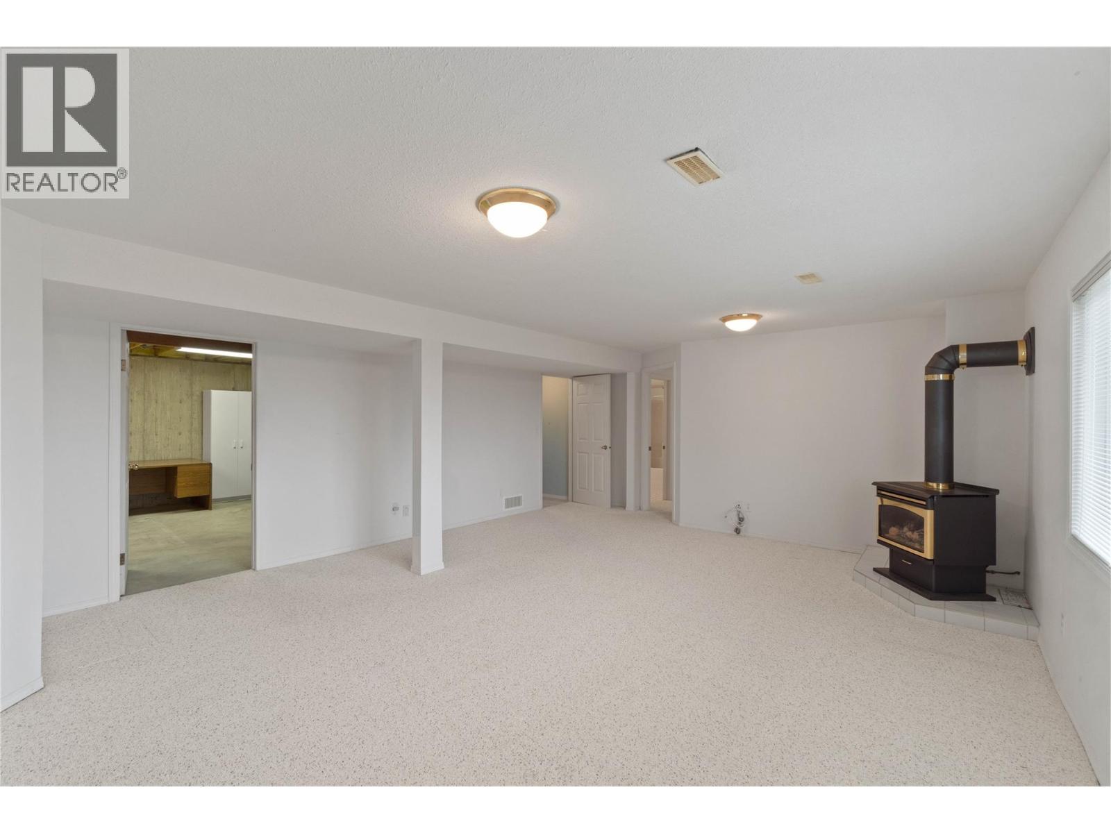 2022 Pacific Way Unit# 27, Kamloops, British Columbia  V1S 1T1 - Photo 34 - 10369171