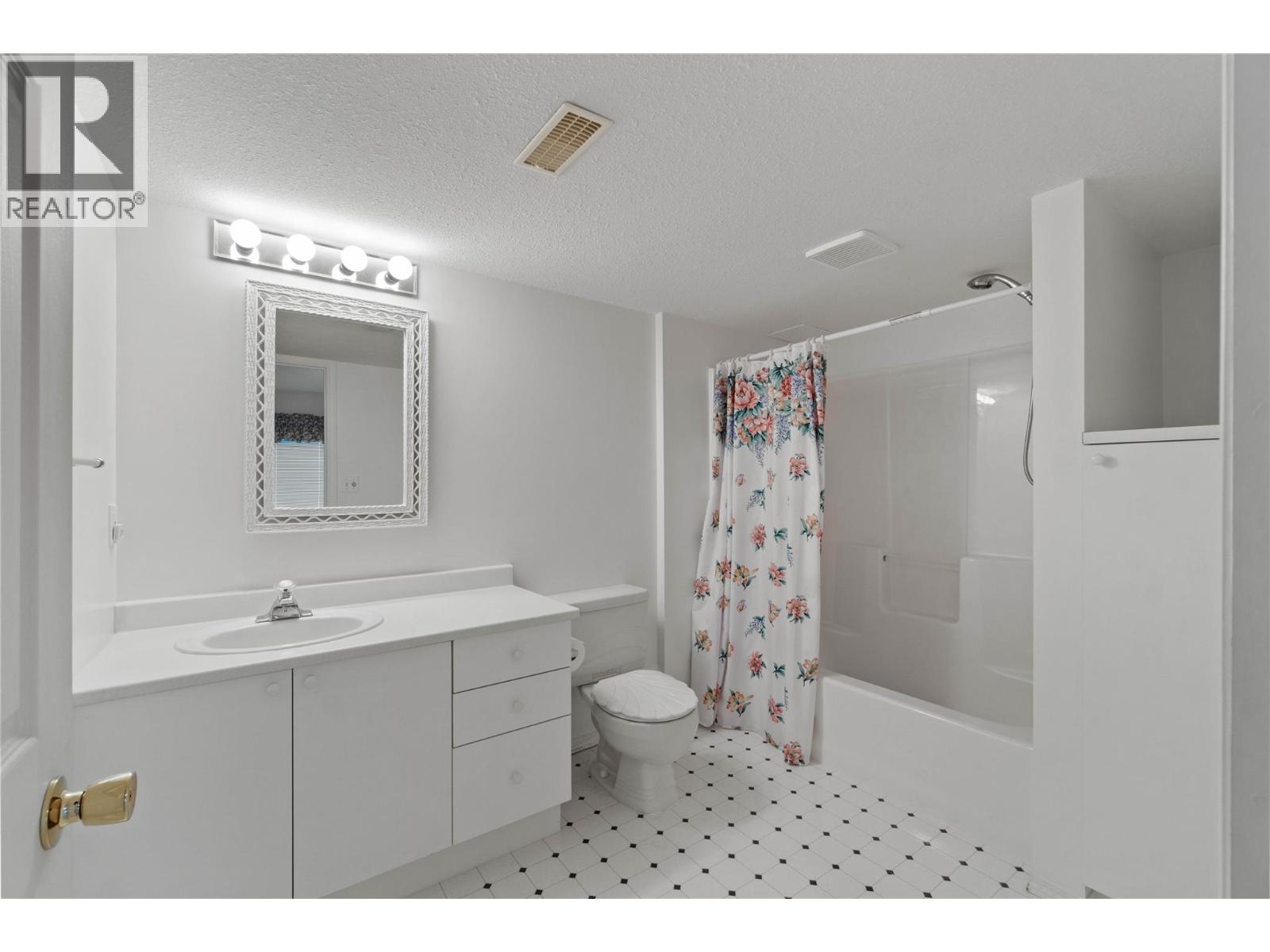 2022 Pacific Way Unit# 27, Kamloops, British Columbia  V1S 1T1 - Photo 37 - 10369171