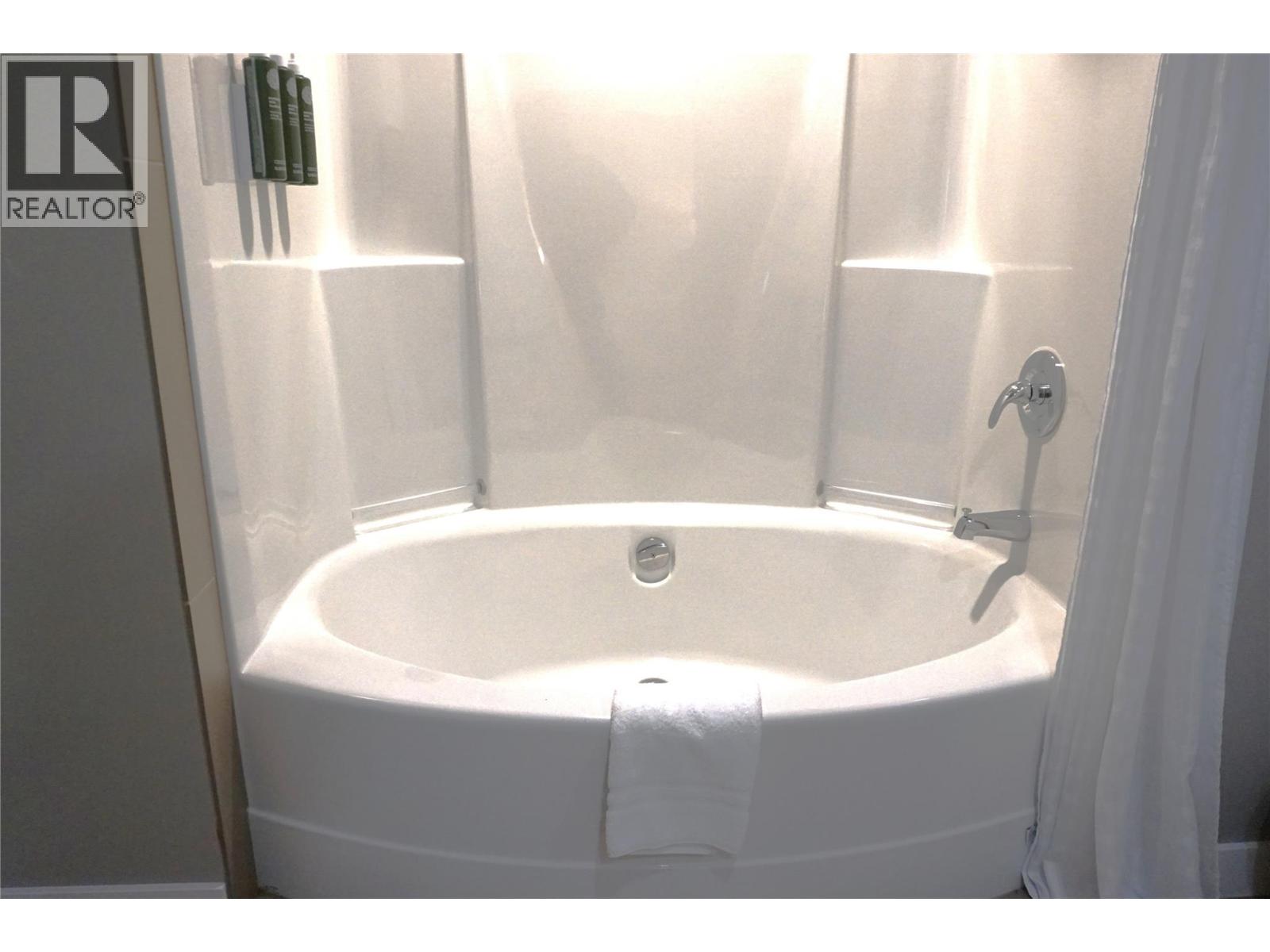 900 Bighorn Boulevard Unit# 914, Radium Hot Springs, British Columbia  V0A 1M0 - Photo 18 - 10368852