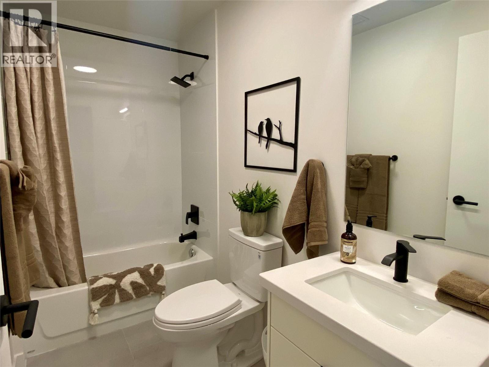 514 Victoria Street Unit# 404, Nelson, British Columbia  V1L 4K8 - Photo 8 - 10369127