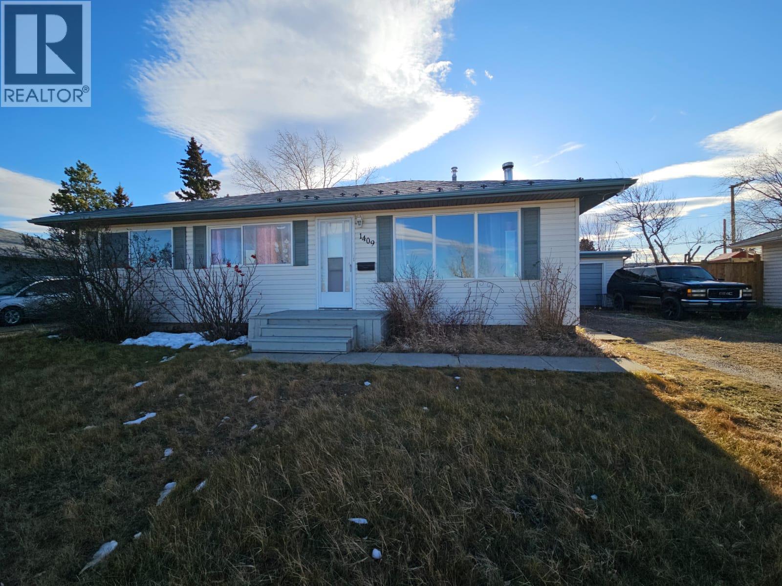 1409 115 Avenue, dawson creek, British Columbia