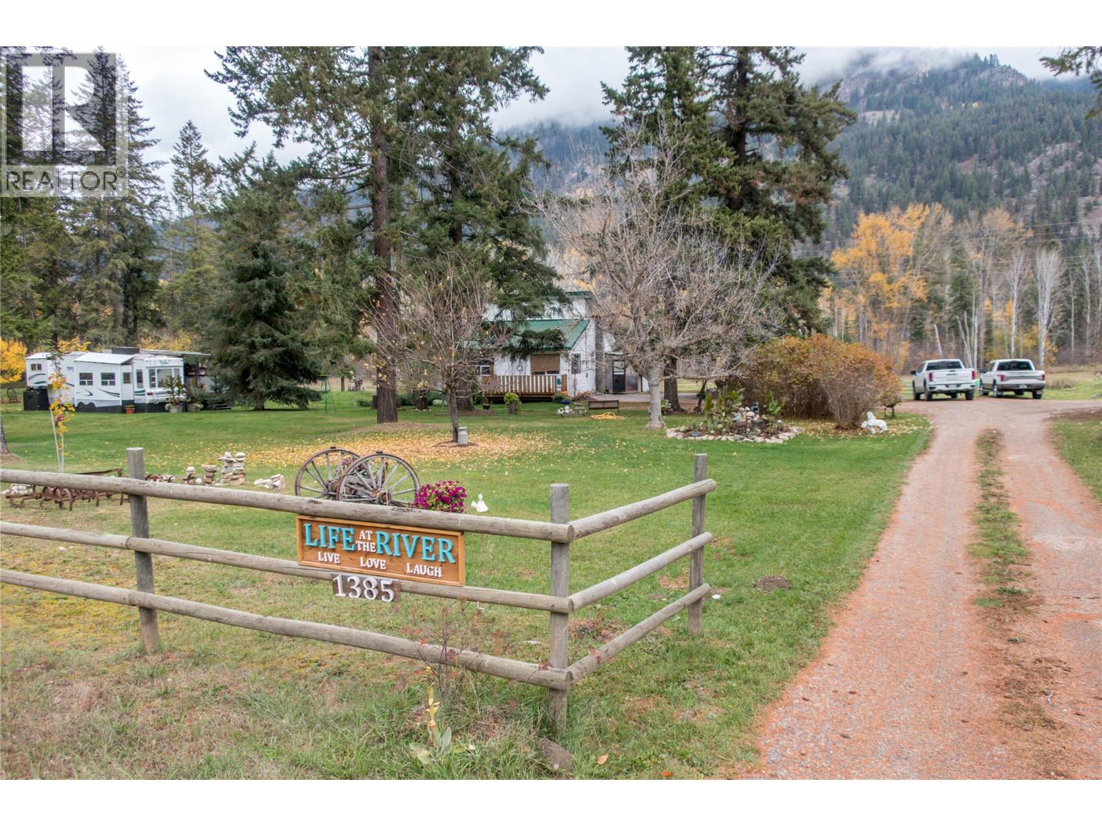 1385 6 Highway, Cherryville, British Columbia  V0E 2G1 - Photo 11 - 10369161