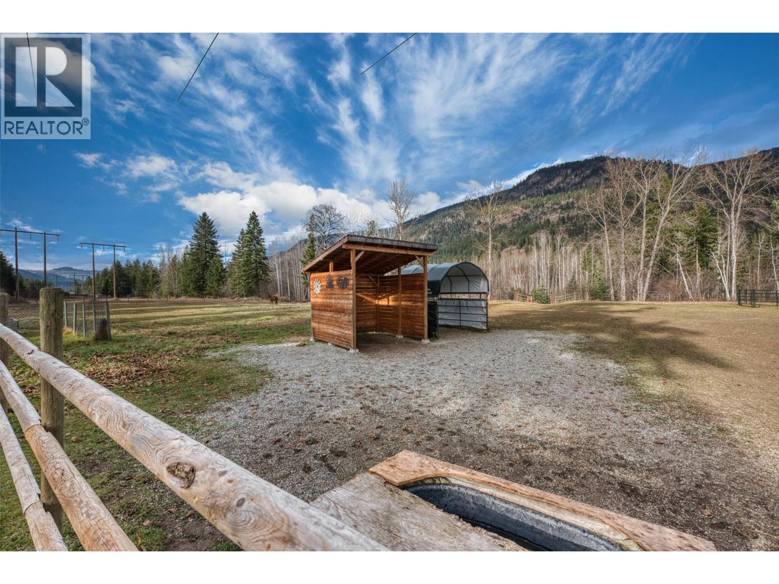 1385 6 Highway, Cherryville, British Columbia  V0E 2G1 - Photo 16 - 10369161