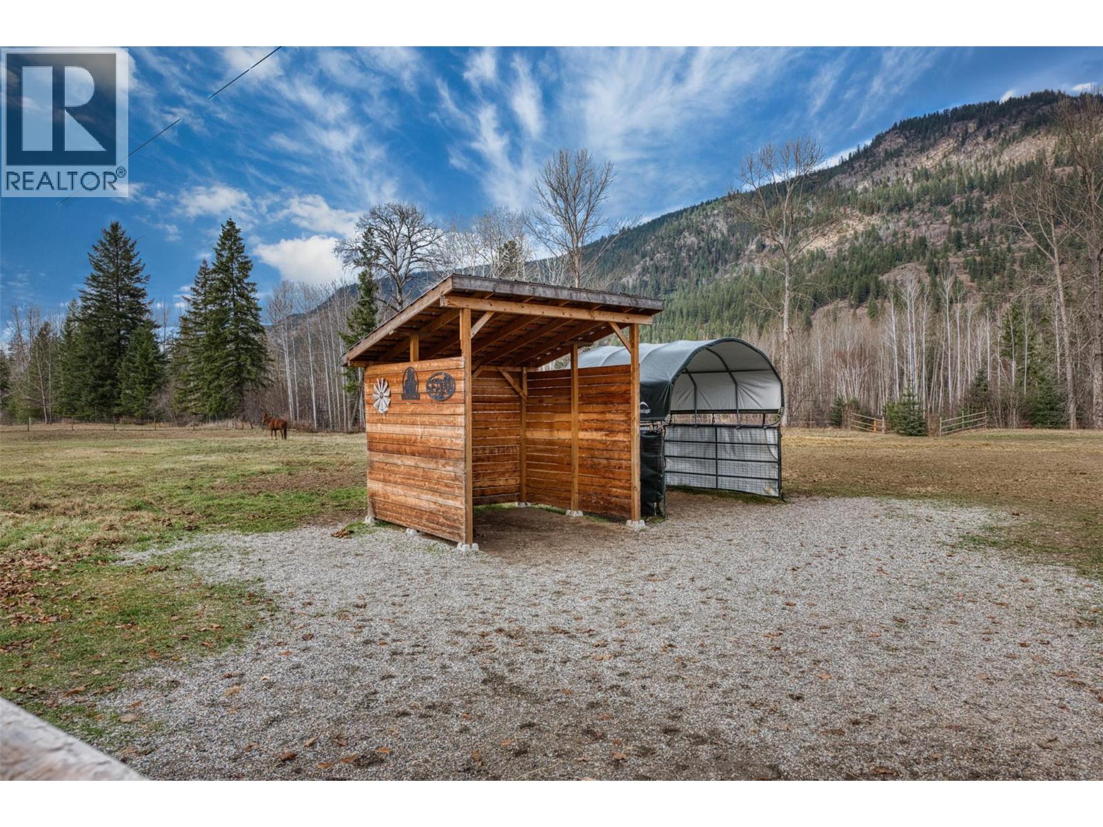 1385 6 Highway, Cherryville, British Columbia  V0E 2G1 - Photo 17 - 10369161