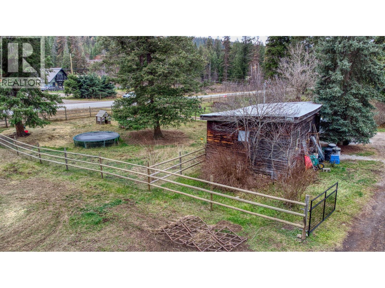 1385 6 Highway, Cherryville, British Columbia  V0E 2G1 - Photo 19 - 10369161