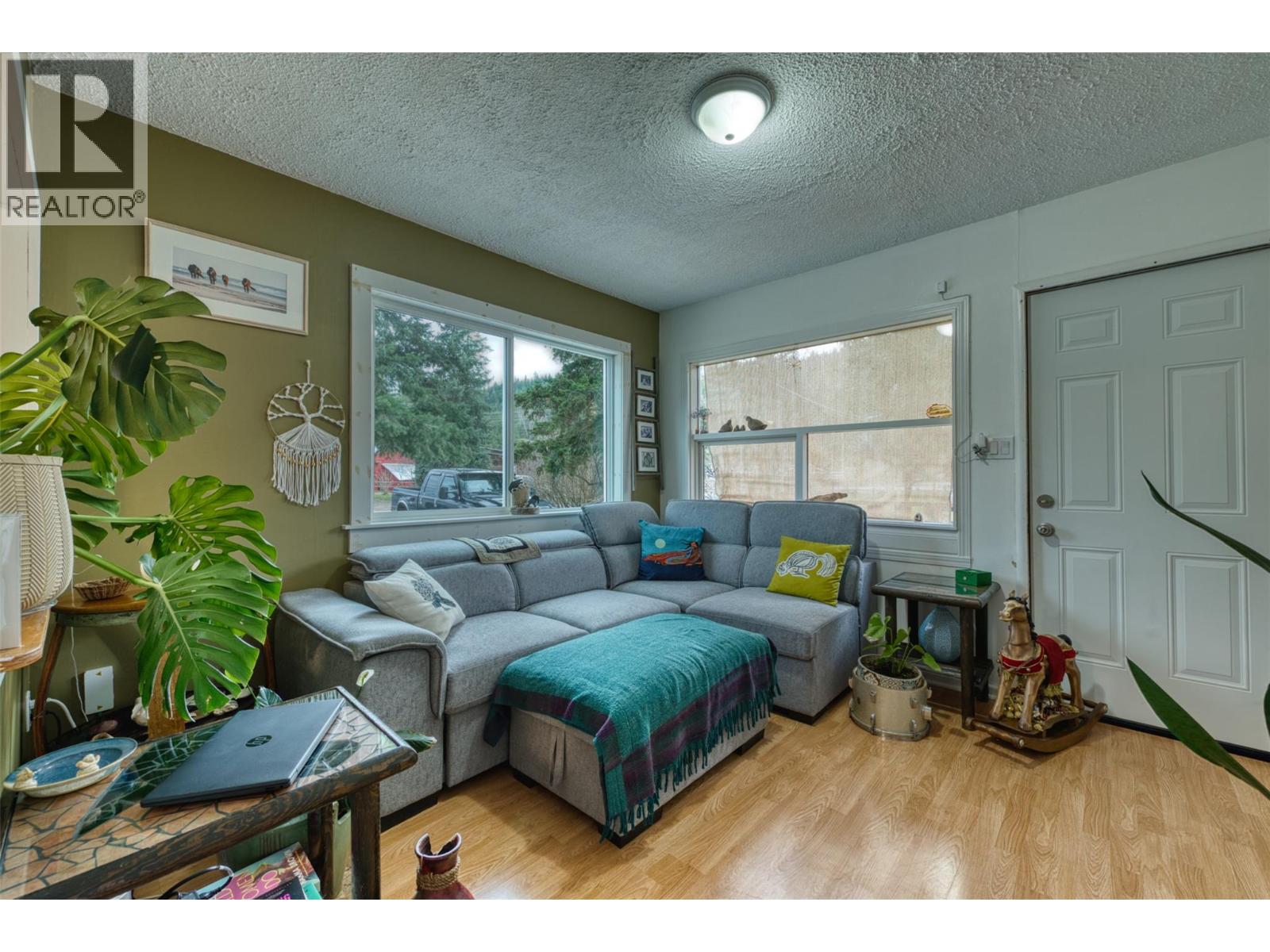 1385 6 Highway, Cherryville, British Columbia  V0E 2G1 - Photo 40 - 10369161