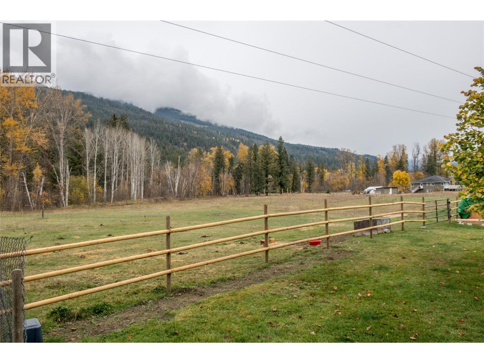 1385 6 Highway, Cherryville, British Columbia  V0E 2G1 - Photo 5 - 10369161