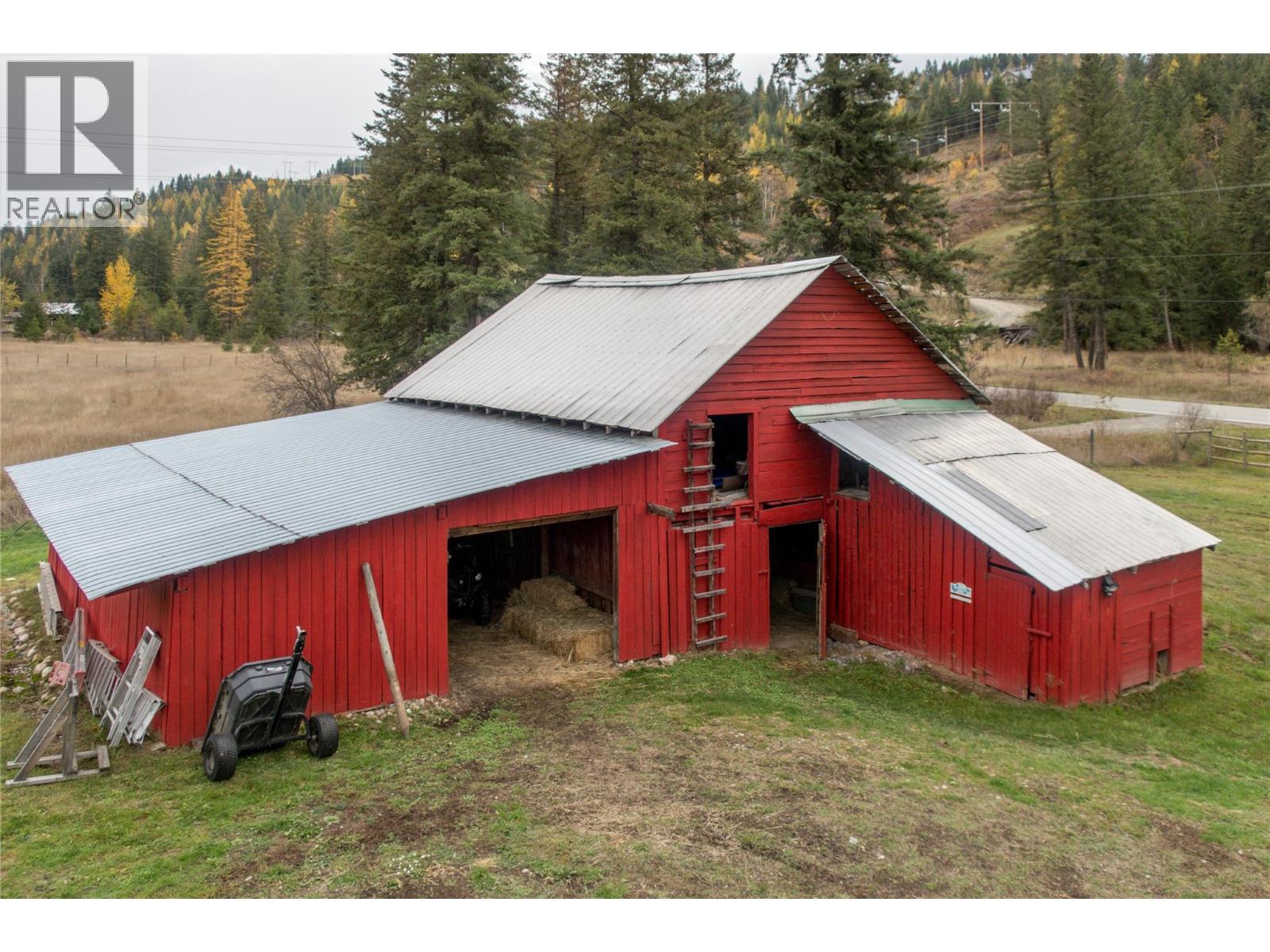 1385 6 Highway, Cherryville, British Columbia  V0E 2G1 - Photo 9 - 10369161