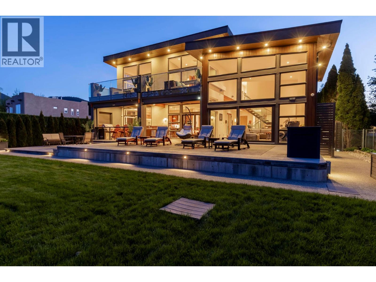 704 Stonor Street, Summerland, British Columbia  V0H 1Z9 - Photo 7 - 10369159