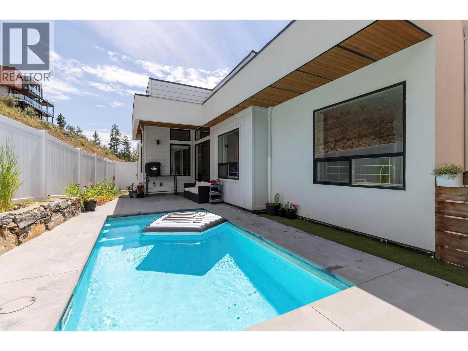 3567 Mckinley Beach Drive, Kelowna, British Columbia  V1V 3G2 - Photo 2 - 10366664