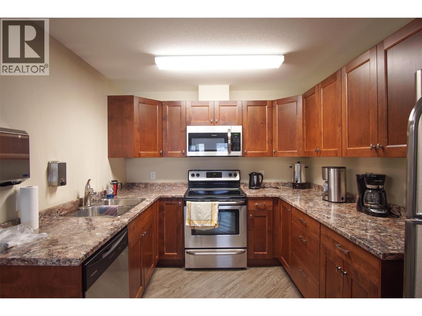 3010 35 Street Unit# 402, Vernon, British Columbia  V1T 0A7 - Photo 34 - 10369113