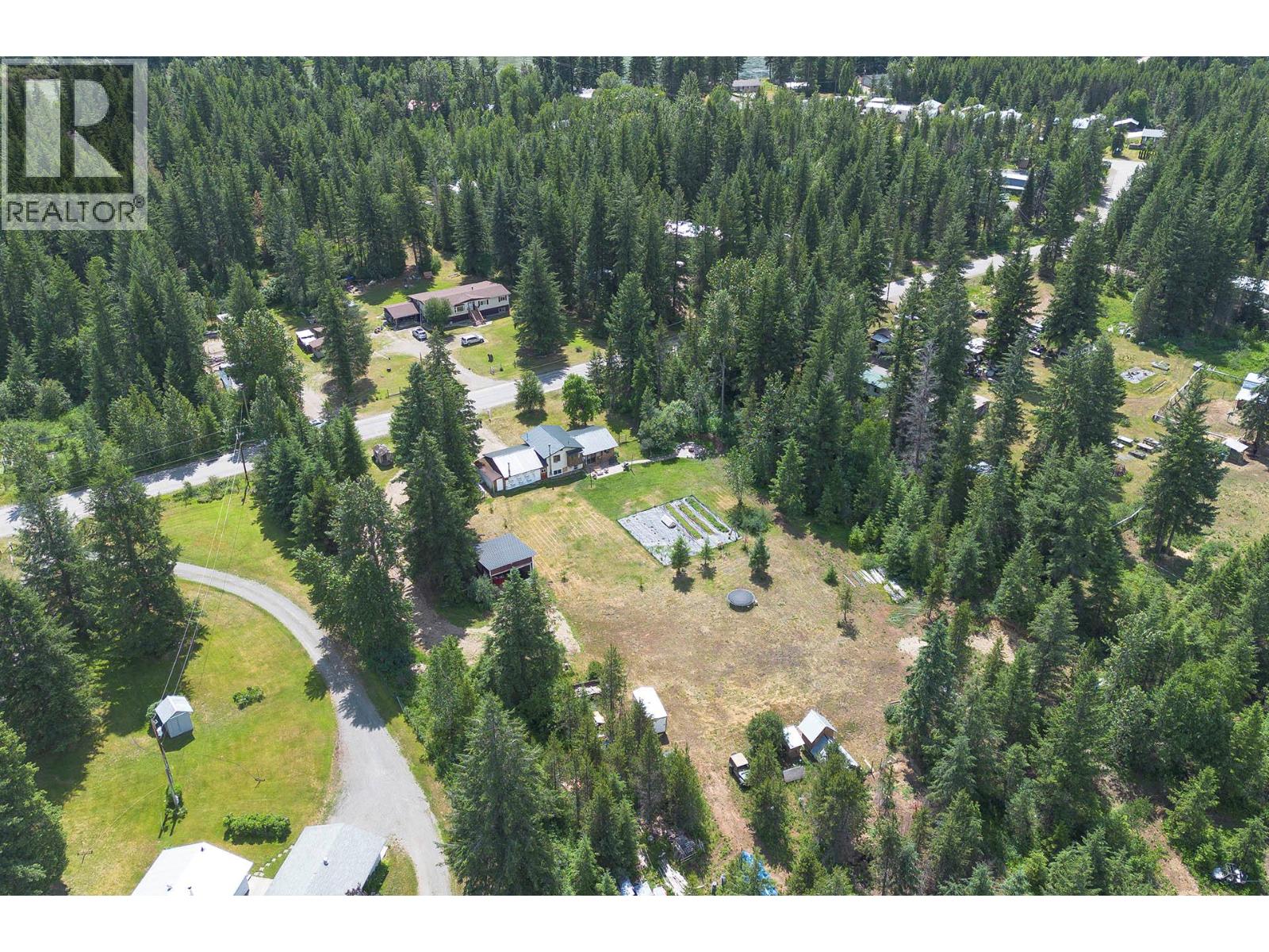 1133 CAROLINE Road, clearwater, British Columbia