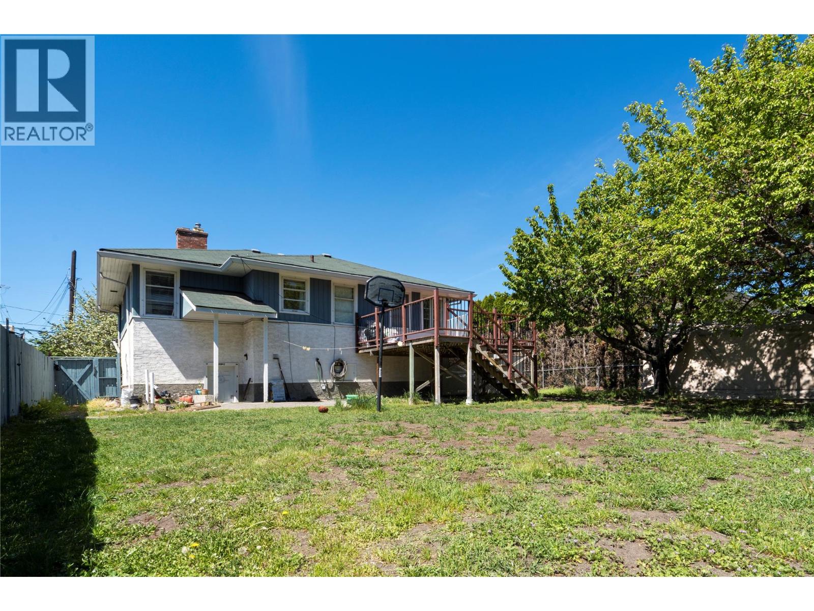 3095 Gordon Drive, Kelowna, British Columbia  V1W 3R1 - Photo 12 - 10369376